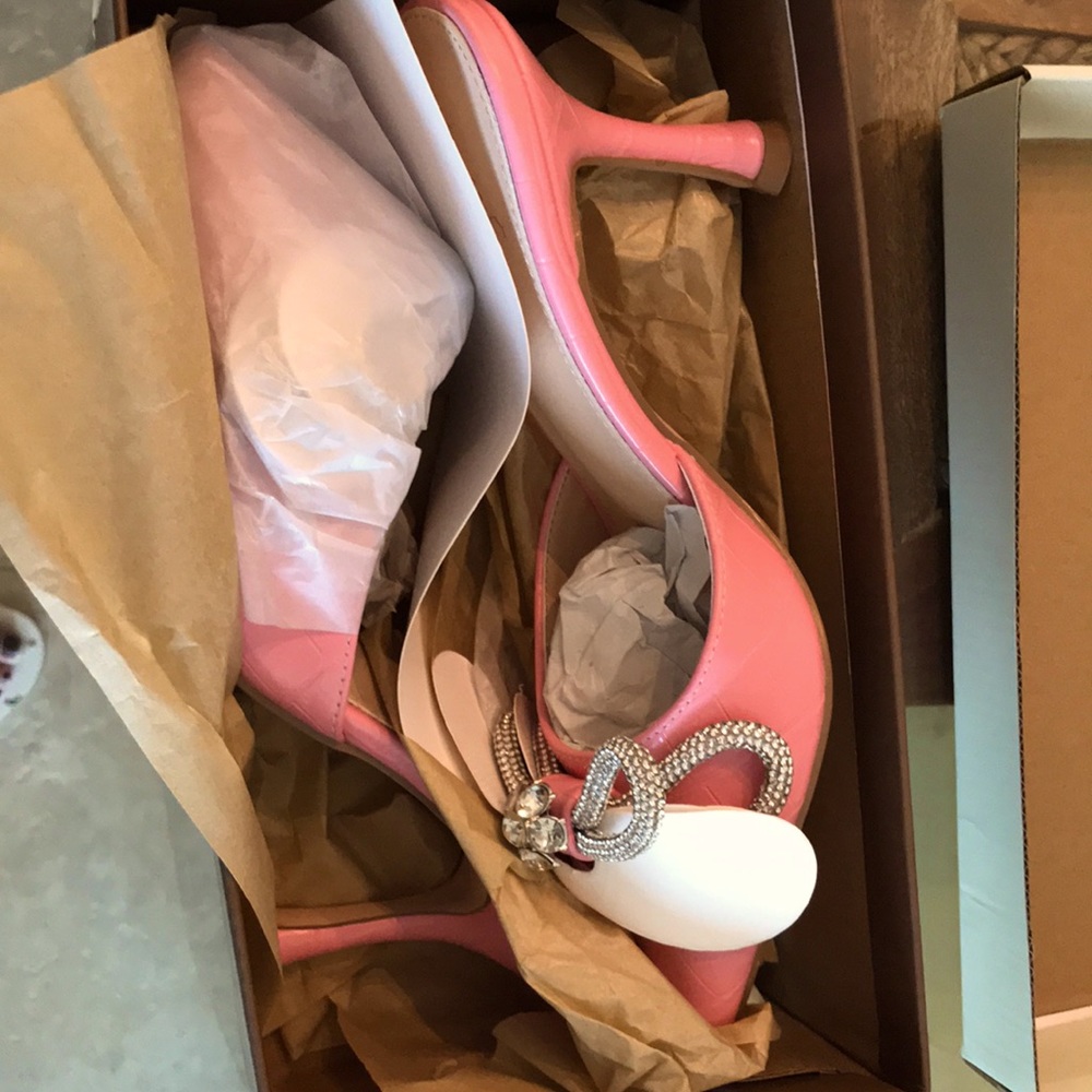 Oasis Society pink crocodile heels